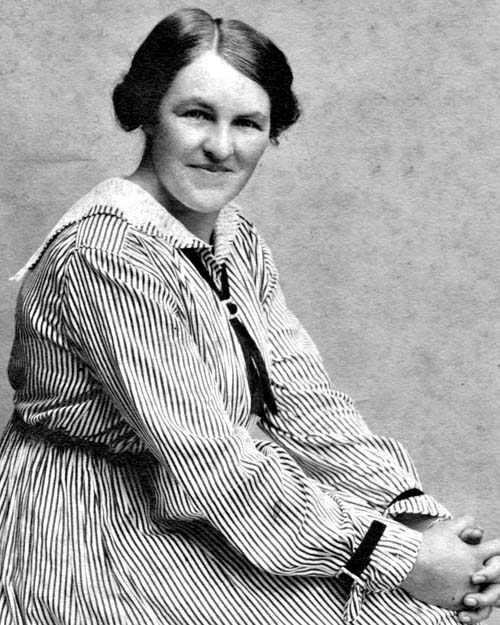 Mama Fraunfelder, circa 1920-1918